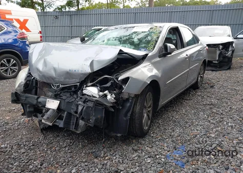 2015 Toyota Camry Xle z USA, uszkodzony, nr VIN 4T1BF1FK1FU936793